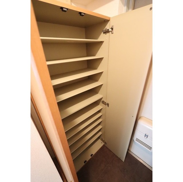 マーカスヒル湘南606号室 玄関