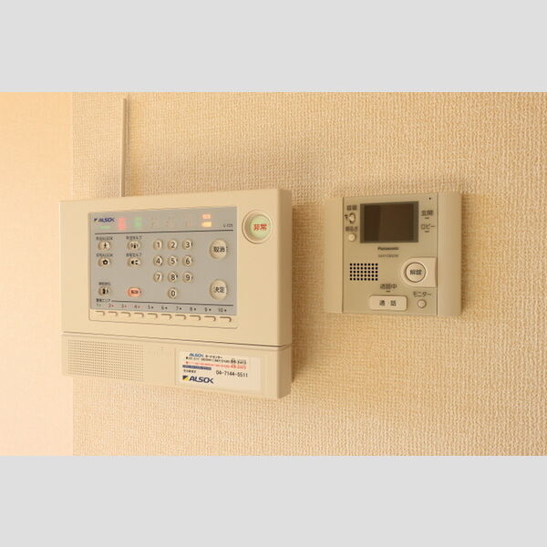 フラッツ酒井根　Ⅰ号棟303号室 ALSOKホームセキュリティー・モニター付きインターホン