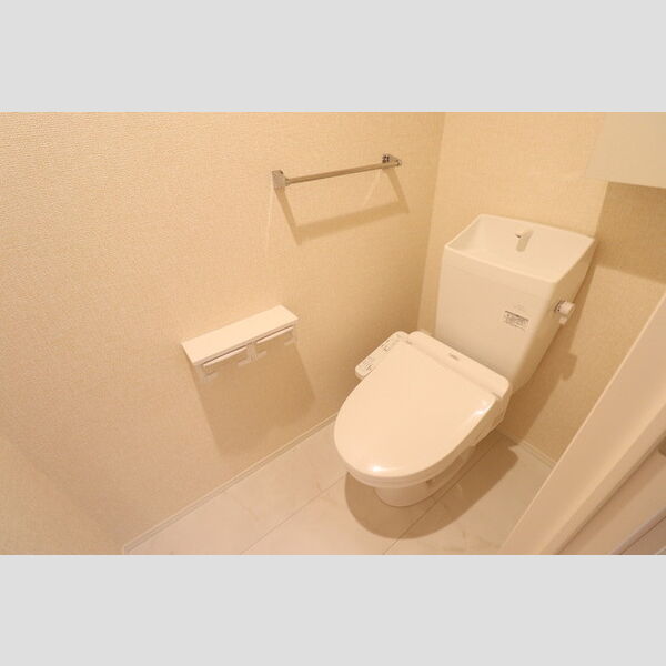 TSUBAKI　HOUSE トイレ　温水洗浄暖房便座