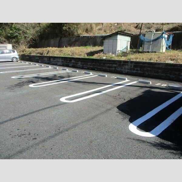 グランパルク 駐車場