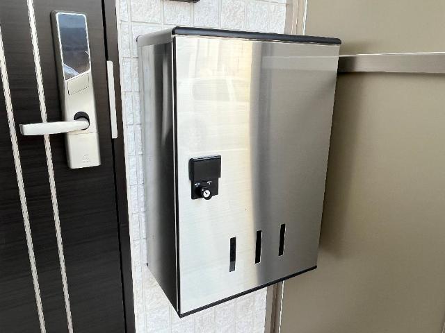リラッサンテ（Rilassante）101号室 宅配ボックス
