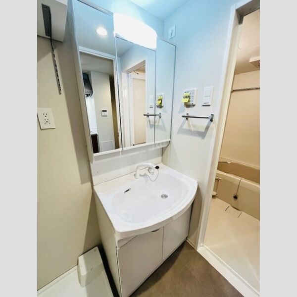 ファンディ平塚 洗髪洗面化粧台