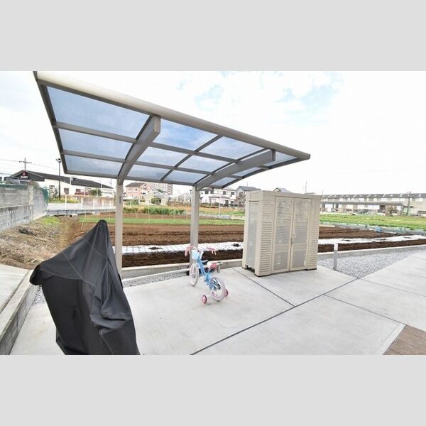 セシリエール 駐輪場