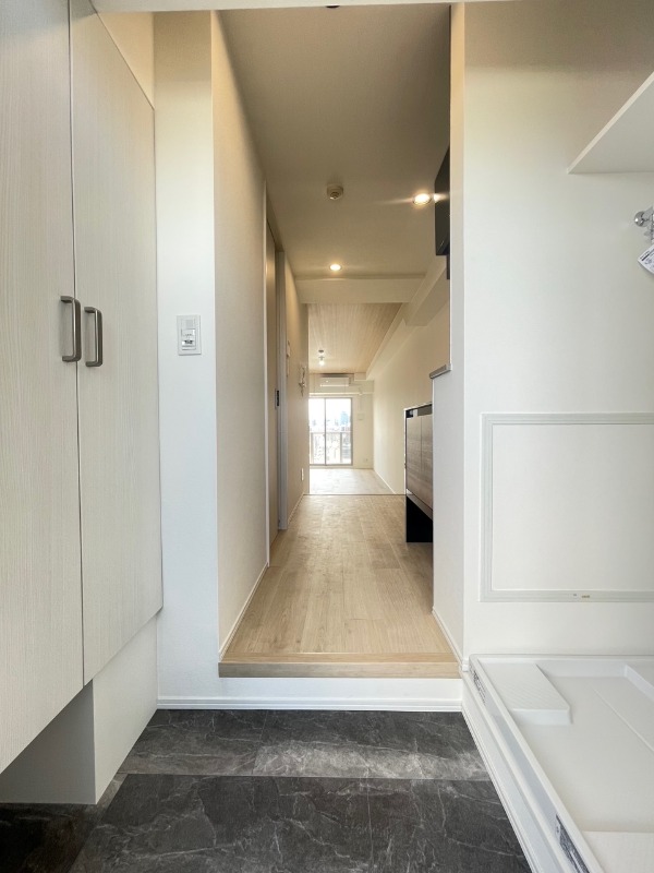 レジディア上野御徒町3階 玄関