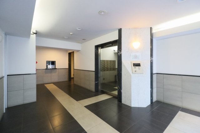 アーバイル三田慶大前 エントランス