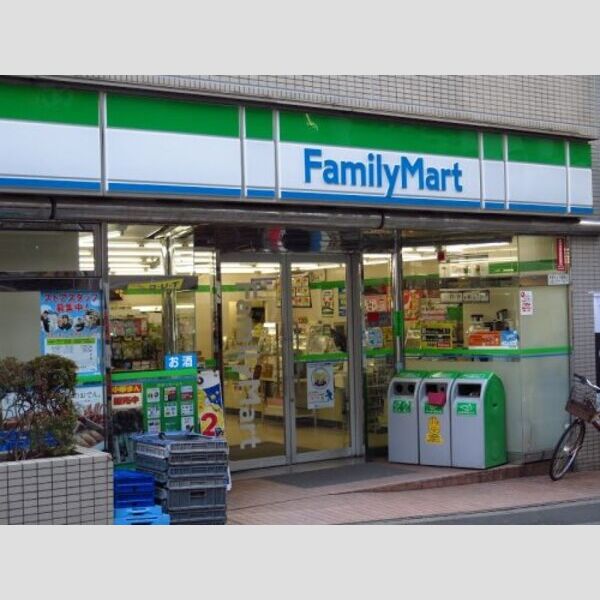 レフィシアコート東陽町 【コンビニエンスストア】ファミリーマート 東陽二丁目店まで215m