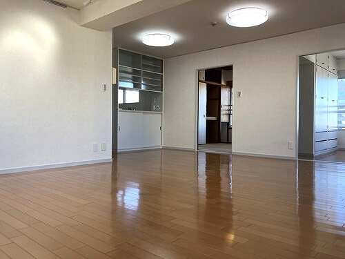 ドミール五番町11階 リビングダイニング