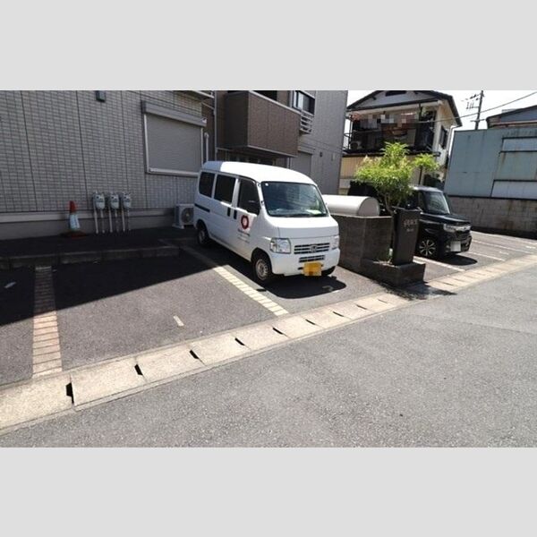 グレイス303号室 駐車場