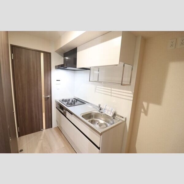 STELLA新松戸205号室 キッチン　三口コンロ