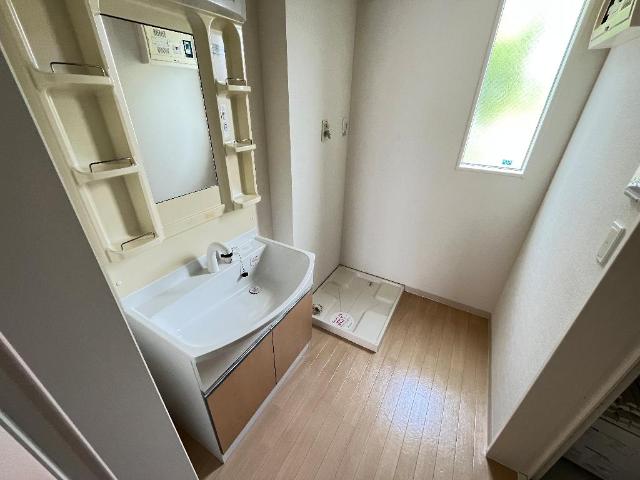 ユニヴァリィ　コンフォート00102号室 洗髪洗面化粧台