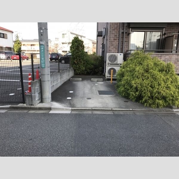 MALVERN 駐車場