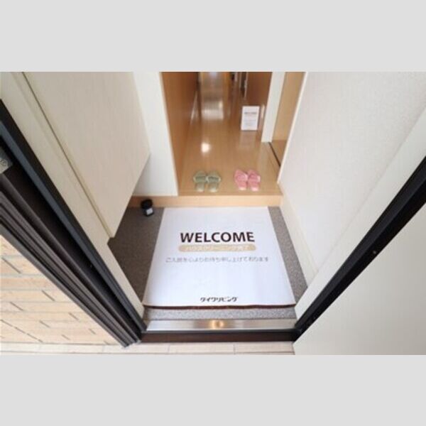 ビューフォレスト　C 玄関