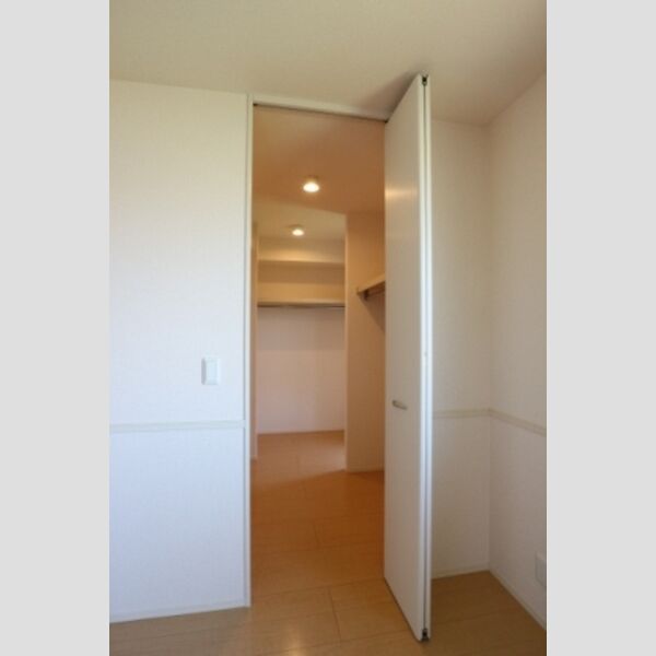 サン・フォレスト ウォークインクローゼット