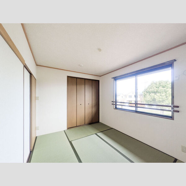 パークサンハイム202号室 和室