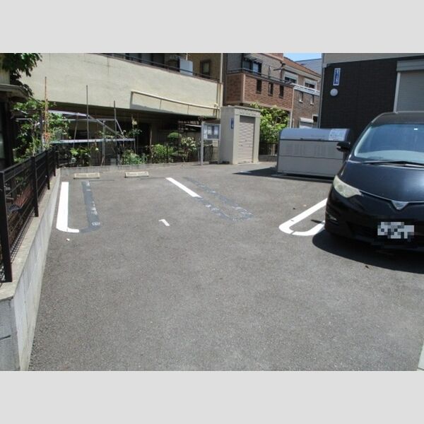 ヴェルドミールⅡ 駐車場