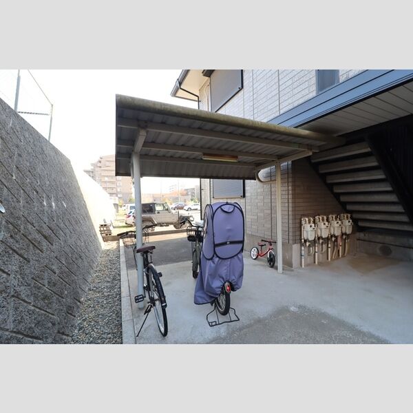 アルカディア　ⅤⅥ 駐輪場