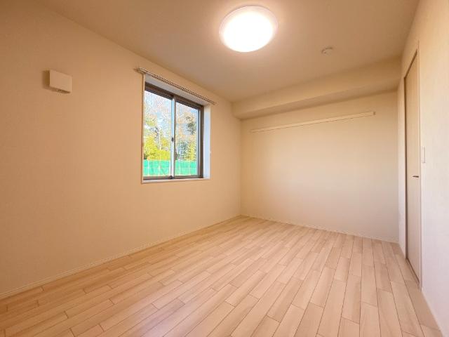 ＫＡＫＩＮＯＫＩ　ＴＥＲＲＡＣＥ105号室 洋室