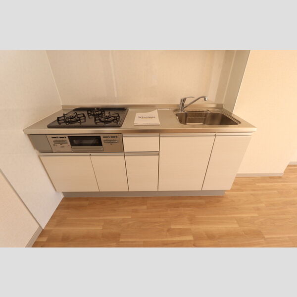 パストラル　参番館 3口ガスコンロ付システムキッチン