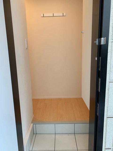 リビオン西青木 玄関