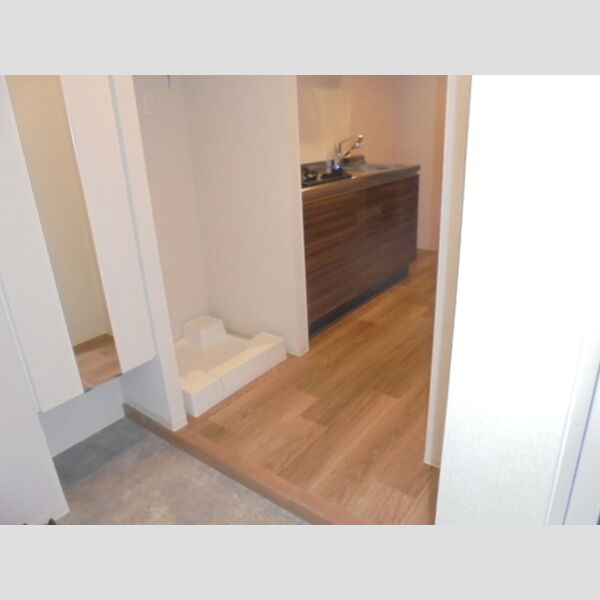 Primevere(プリムヴェール)101号室 玄関