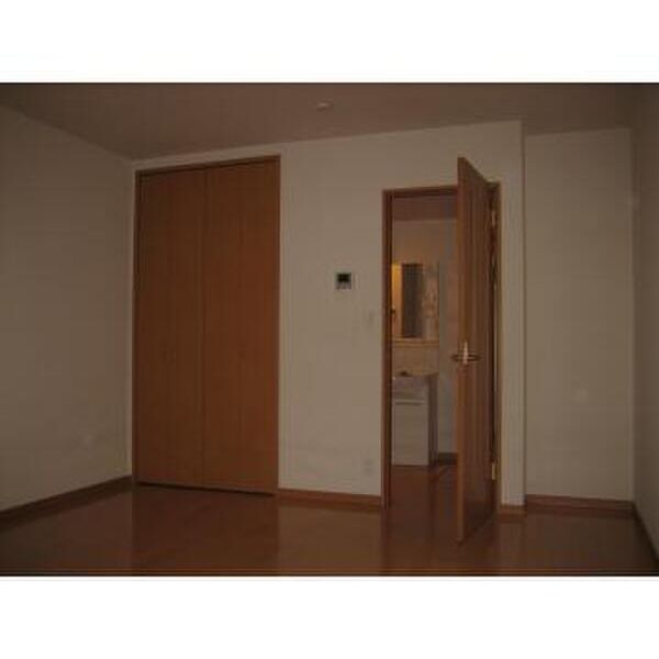 リヴェール市川C棟103号室 リビング