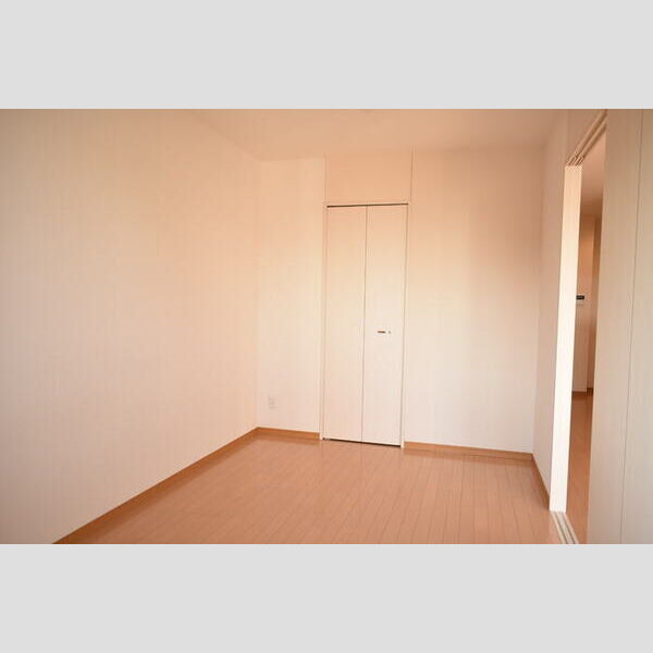 エスト・レザン　Ⅱ503号室 リビング