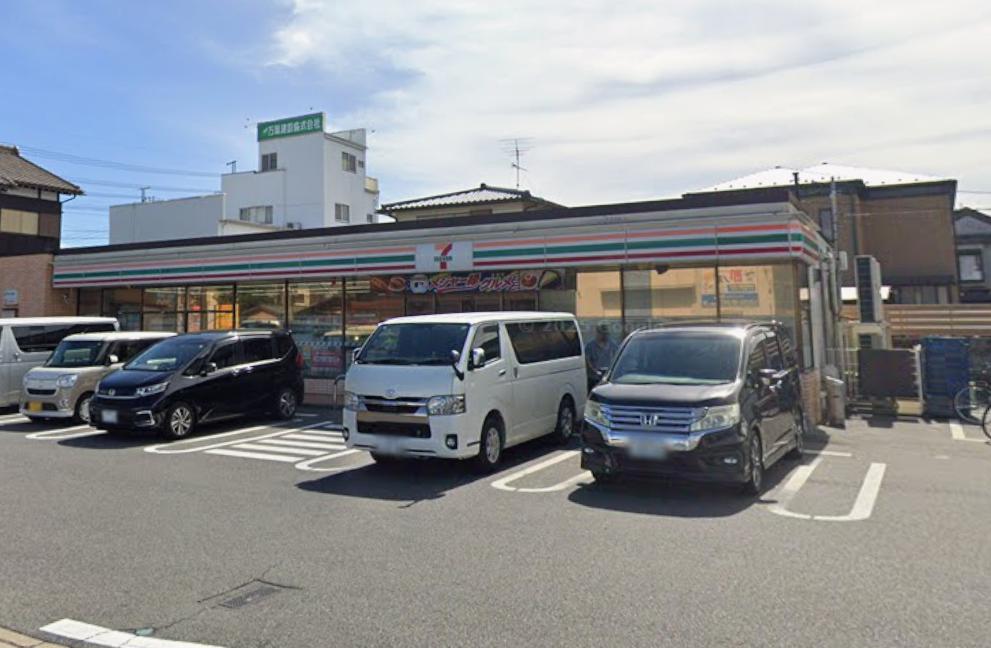 丘の上の、ソレイユと青い空。 【コンビニエンスストア】セブンイレブン 八千代工業団地入口店まで490ｍ
