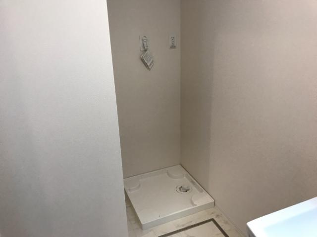 ルミエールドゥース105号室 洗濯機置場