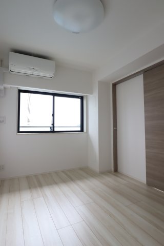 GENOVIA花月総持寺1001号室 リビング