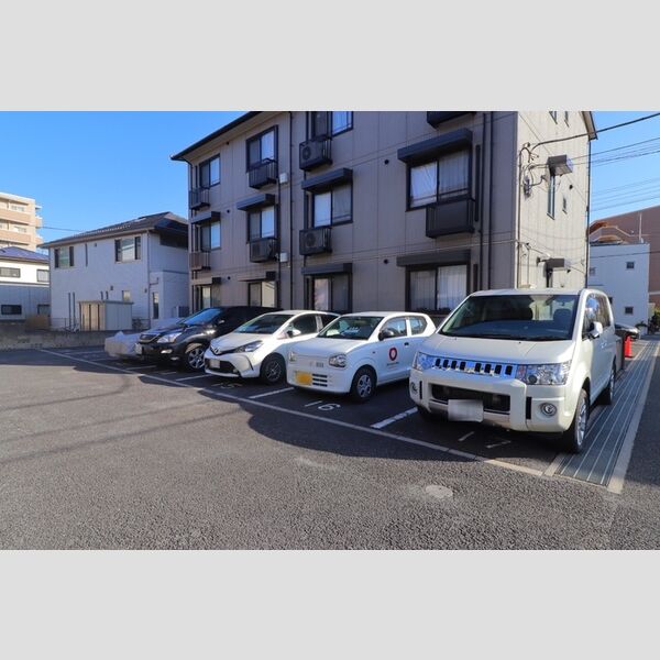 プリムヴェール　壱番館 駐車場