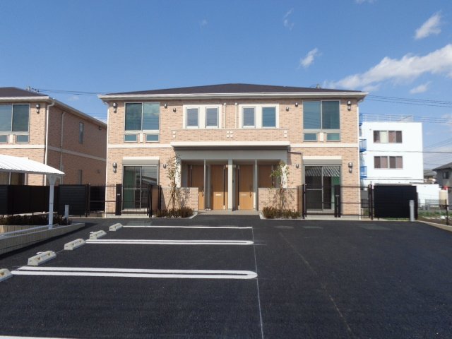 ラリアンス　弐番館 外観写真（昼）