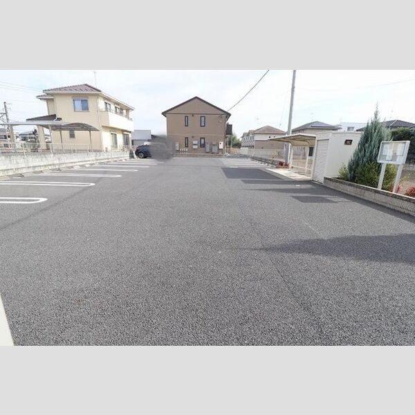 デルニエ武川 駐車場