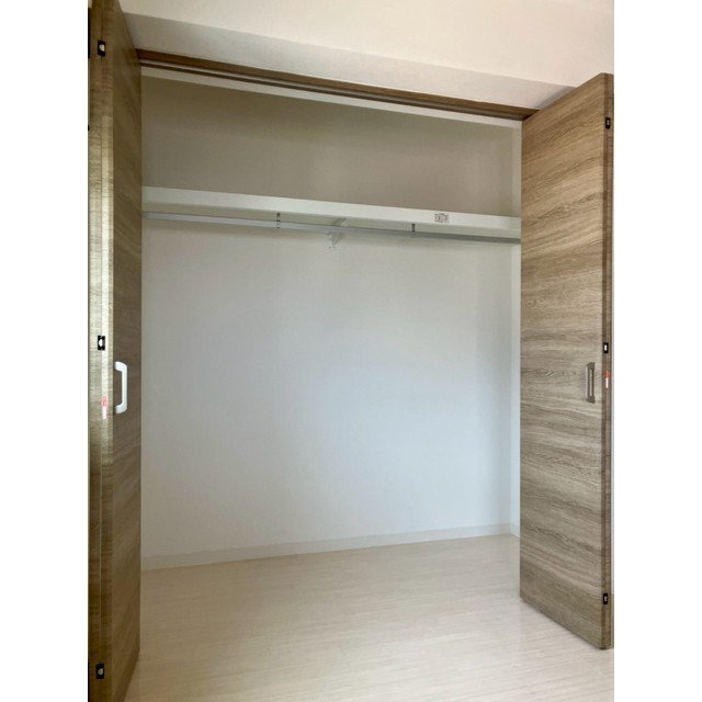 ＧＲＡＮＤＲＥＶＥ見附町 洋室収納