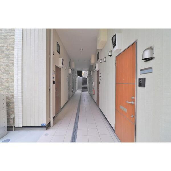 アザーレ・キュリオス横浜 エントランス