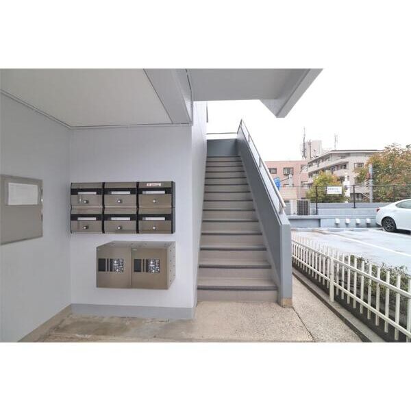 シャトルNT エントランス