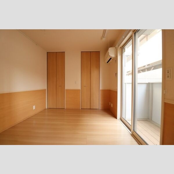 Calm101号室 リビング隣接の洋室