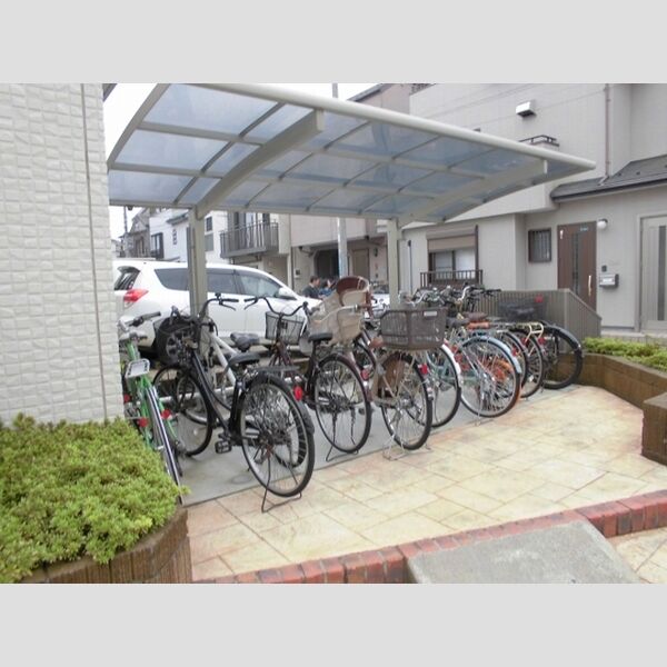 ステラ・ウノ 駐輪場