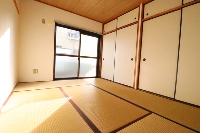 ルーチェ　三ッ藤1階 和室！