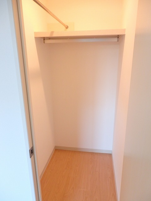 ルームス市川(E-073)3階 収納