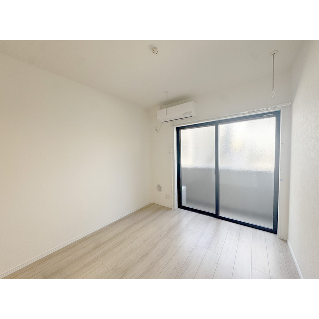 CALME103号室 白を基調とした明るい室内