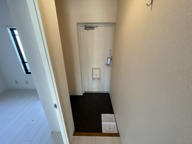 メゾンベール桜台0401号室 玄関