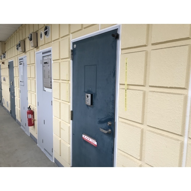 リエス伊勢原302号室 玄関