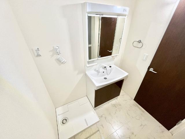 コンフォートヴィラ103号室 洗髪洗面化粧台