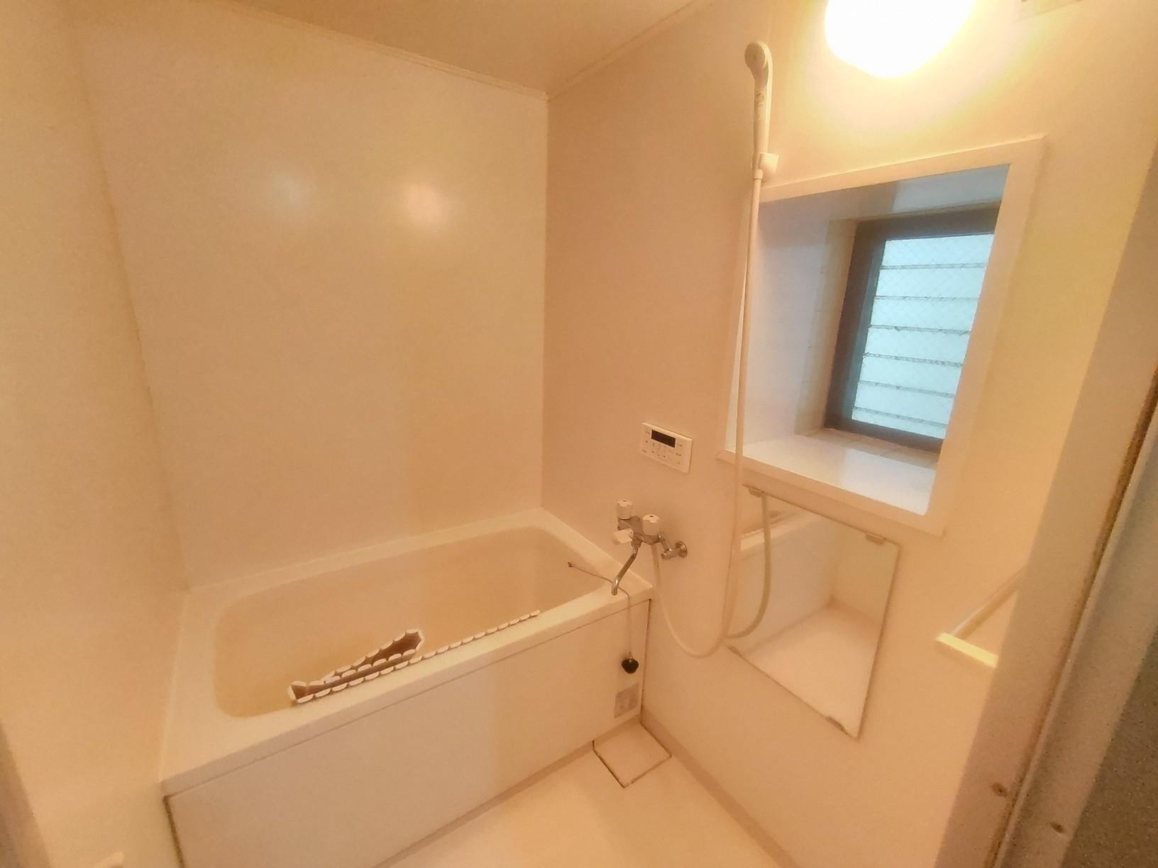 西谷戸建て賃貸 １F浴室