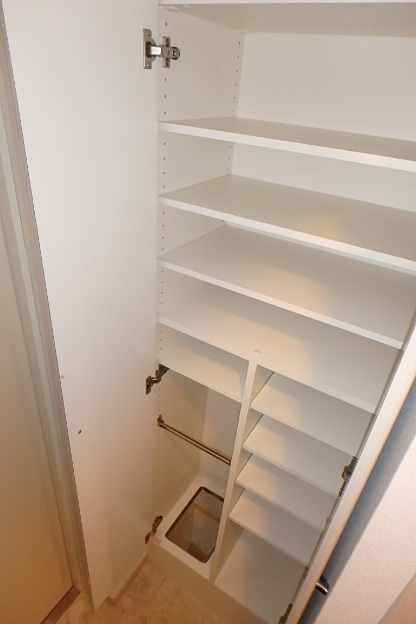 グランド・ガーラ横濱山下町3階 傘やブーツも収納可能