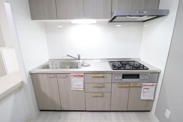 メゾン和光台9階 新品のシステムキッチンに交換済です！