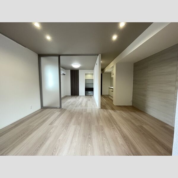 ノーブルパレス上木崎102号室 LDK・洋室