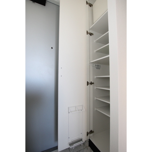 GRAN PASEO 市谷甲良町0201号室 玄関