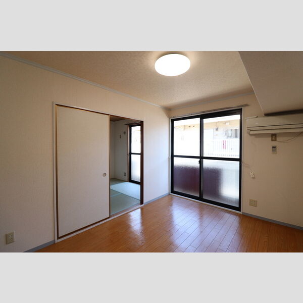 メゾンフェール202号室 洋室