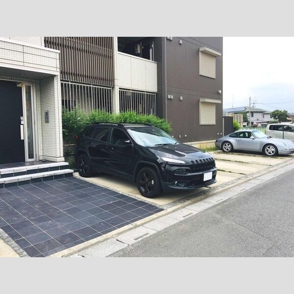 ラウレア 駐車場